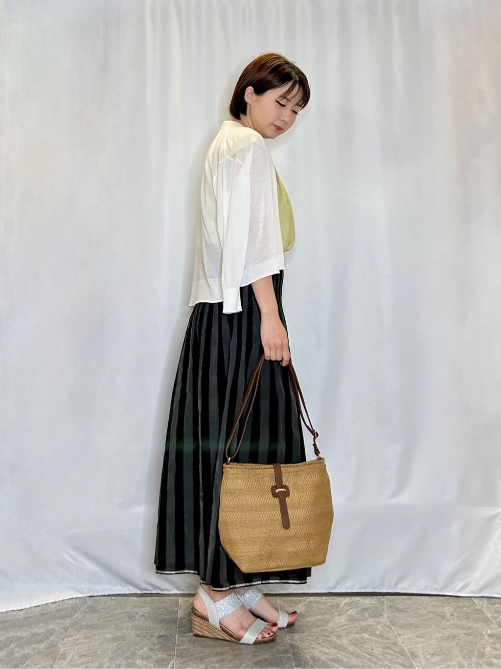 ネリさんの「SHOO･LA･RUE｜【S-LL/洗濯後しわになりにくい】上品にきれい見え スラブギャザーブラウス」を使ったコーディネート