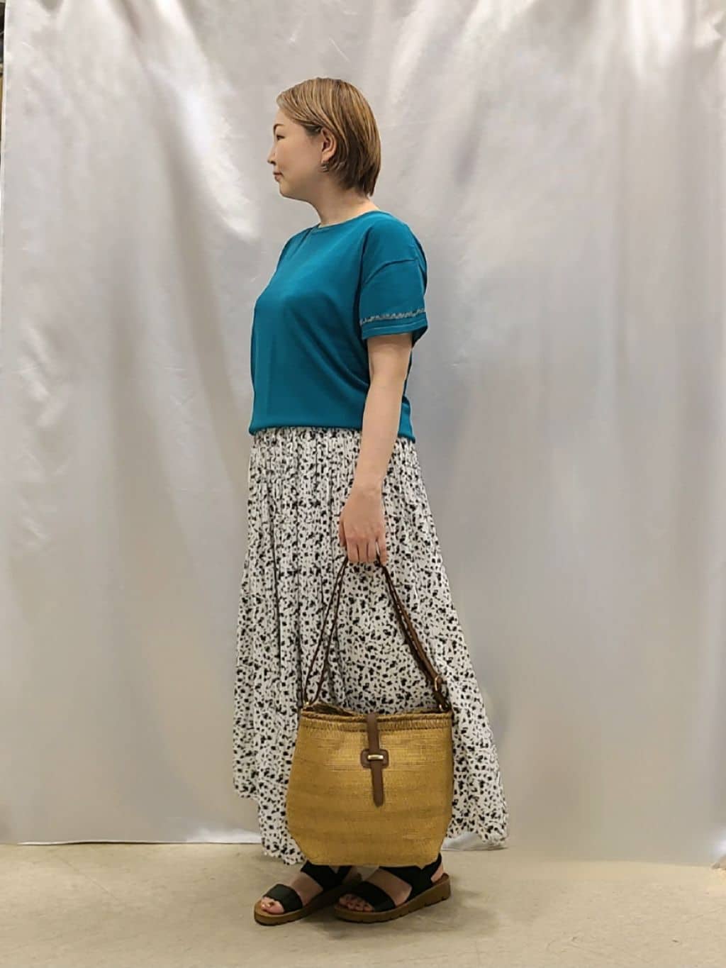 Chiiさんの「SHOO･LA･RUE｜アンクルゴムフラットサンダル」を使ったコーディネート