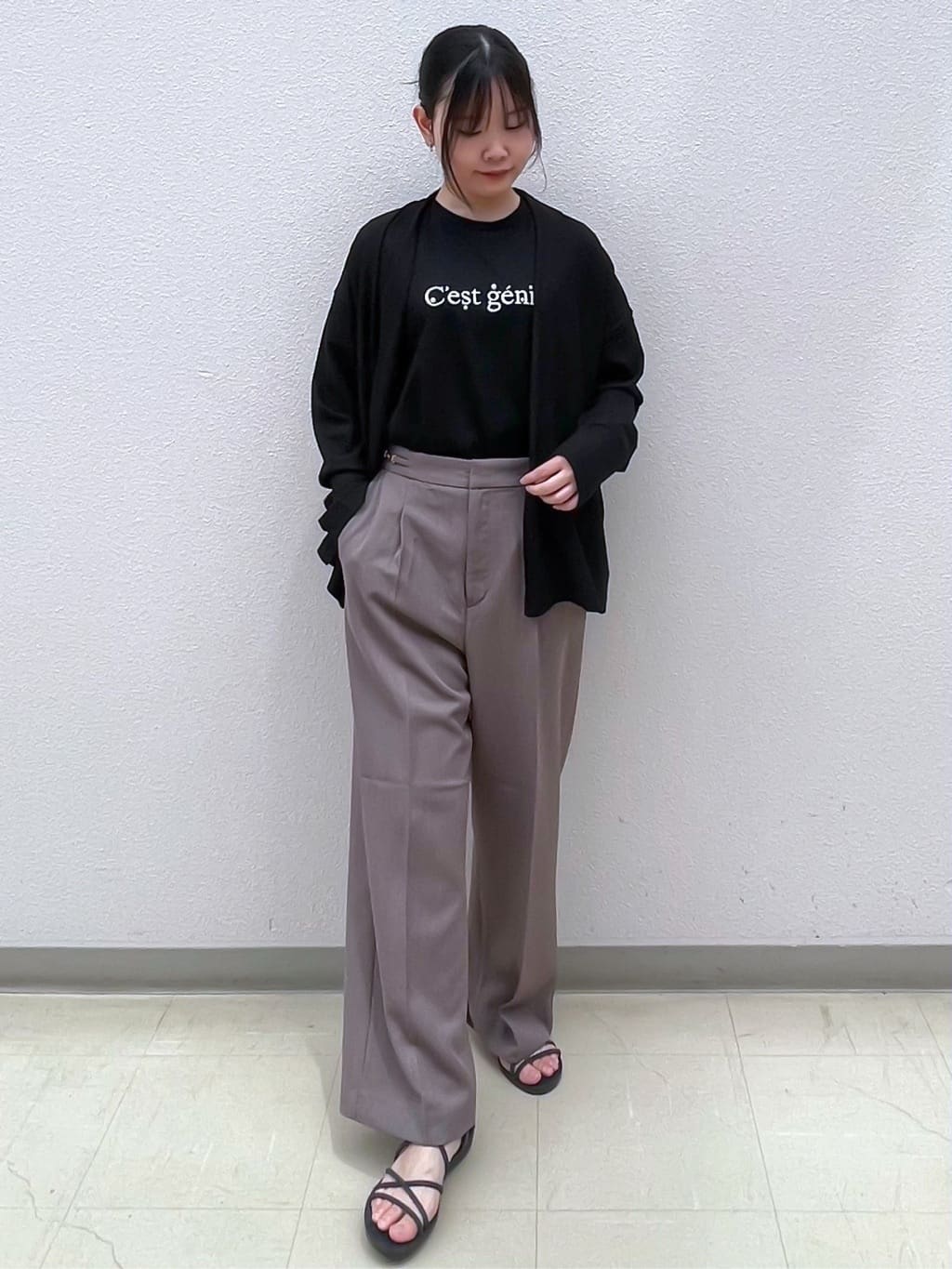 Izuさんの「index｜パール調刺繍ロゴTシャツ【汗ジミ防止／吸水速乾／接触冷感／UVケア／洗濯機洗い可】」を使ったコーディネート