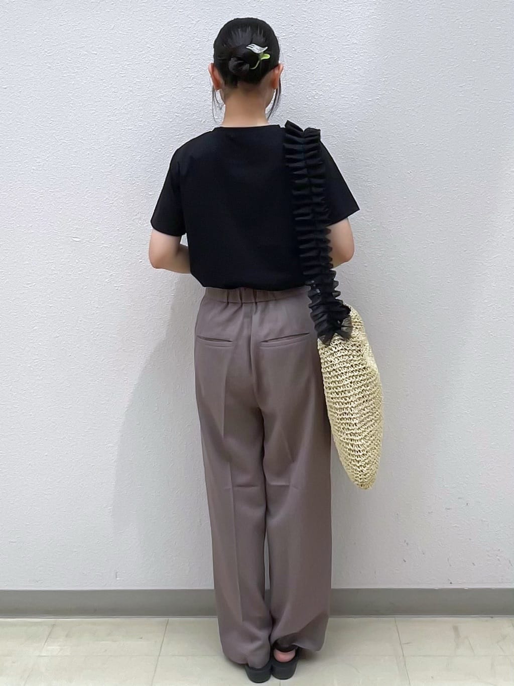Izuさんの「index｜パール調刺繍ロゴTシャツ【汗ジミ防止／吸水速乾／接触冷感／UVケア／洗濯機洗い可】」を使ったコーディネート