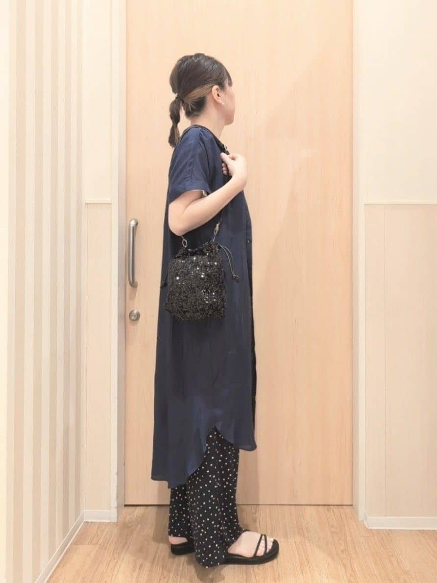 あさんの「SHOO･LA･RUE｜【ひんやり/選べる2柄】大人のリラックスコーデに プリント柄パンツ」を使ったコーディネート