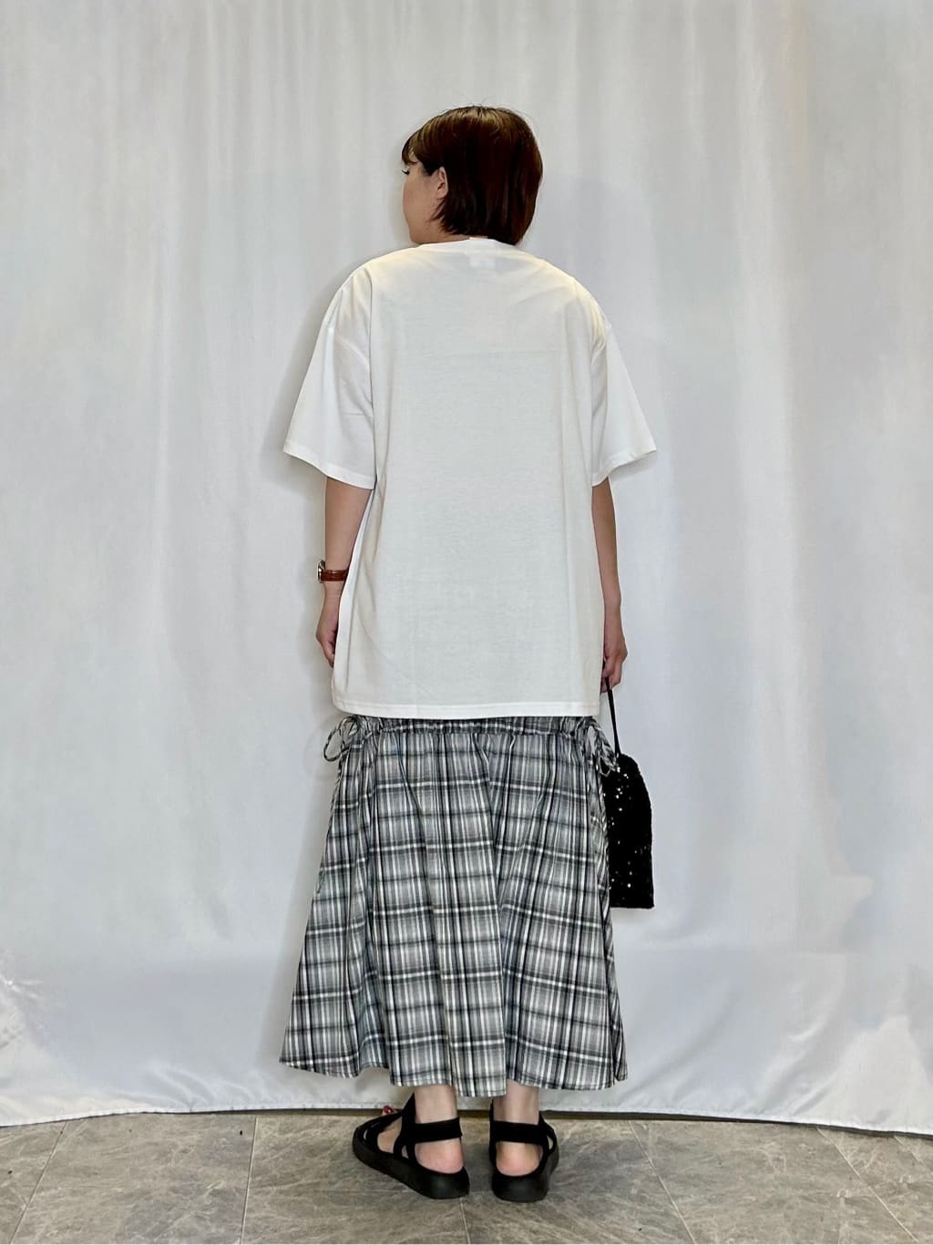 ネリさんの「SHOO･LA･RUE｜【ひんやり/汗ジミ軽減/UVカット】プリントアソート BIG Tシャツ」を使ったコーディネート