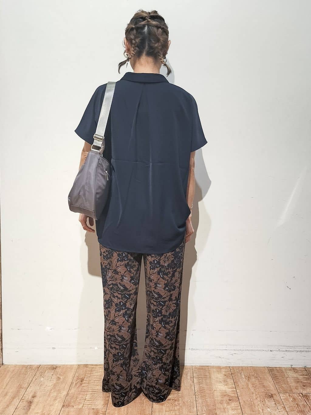 YUKIさんの「SHOO･LA･RUE｜【洗える/S-LL/プチプラ】さらっとすっきりきれい見え スキッパーブラウス」を使ったコーディネート