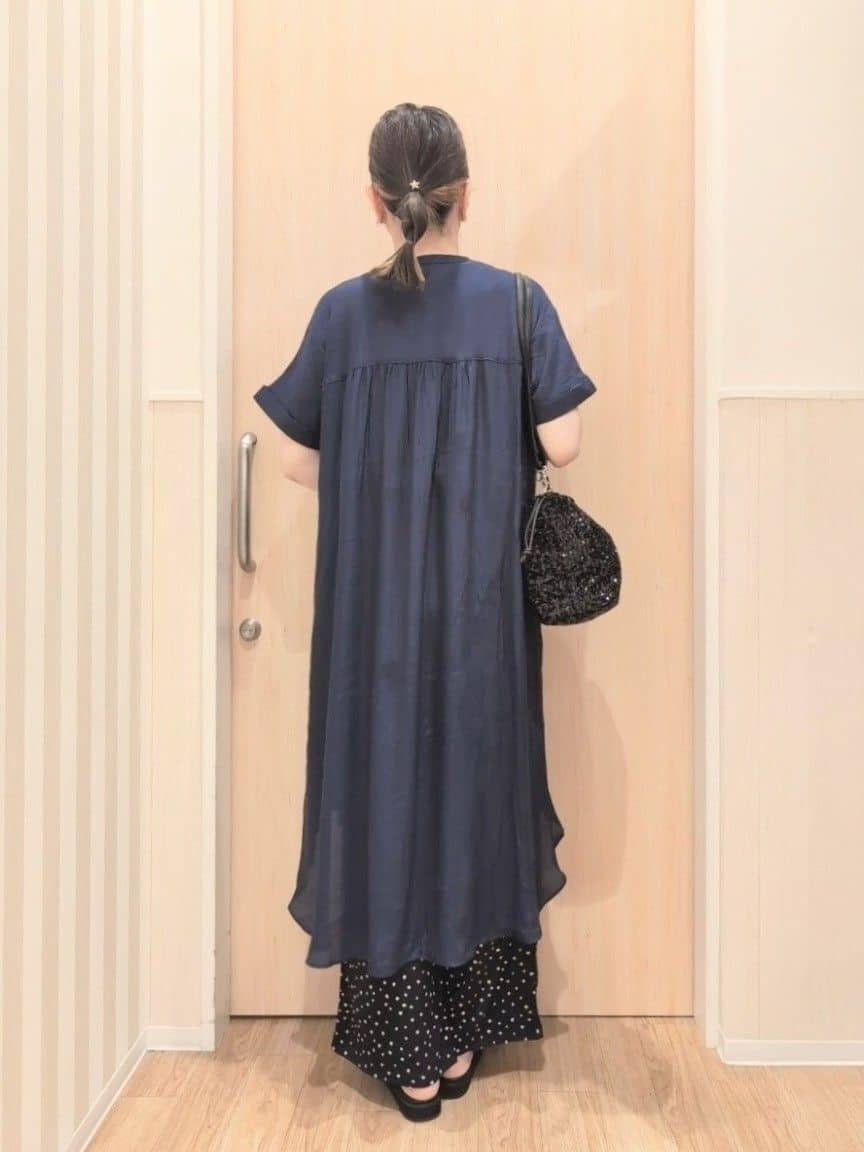 あさんの「SHOO･LA･RUE｜【ひんやり/選べる2柄】大人のリラックスコーデに プリント柄パンツ」を使ったコーディネート