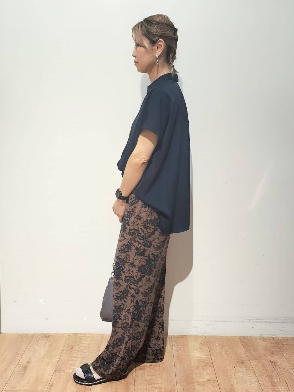 YUKIさんの「SHOO･LA･RUE｜【洗える/S-LL/プチプラ】さらっとすっきりきれい見え スキッパーブラウス」を使ったコーディネート