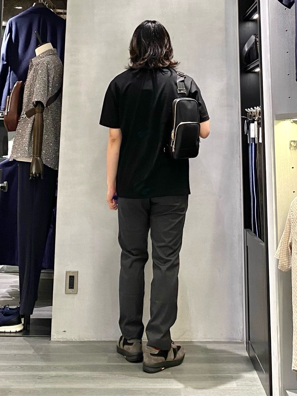 nishiさんの「TAKEO KIKUCHI｜【全7サイズ&times;8色展開！】トップマルチヘリンボン パンツ」を使ったコーディネート