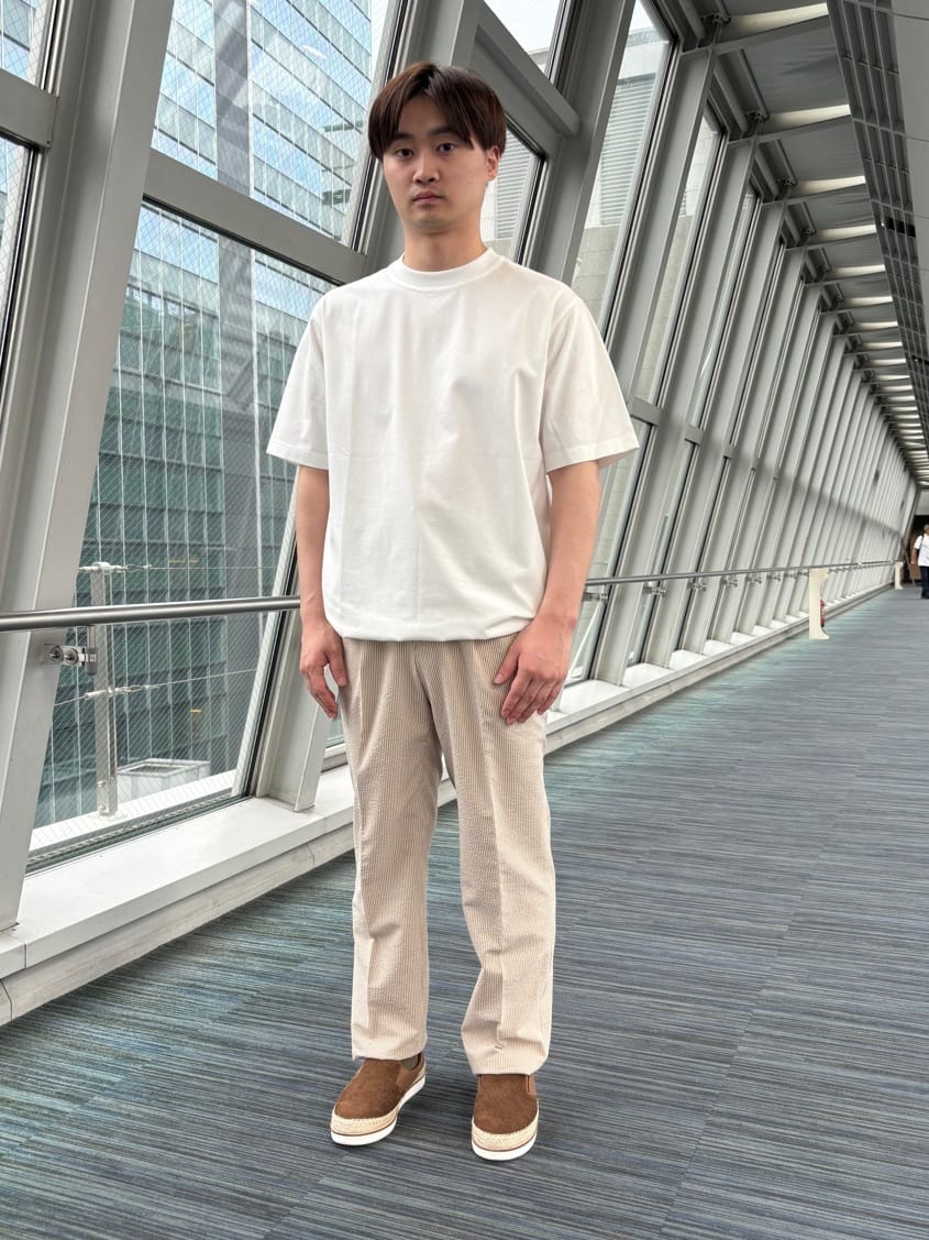 圭哉さんの「TAKEO KIKUCHI｜【抗菌防臭／5サイズ展開】ハイゲージポンチ Tシャツ」を使ったコーディネート