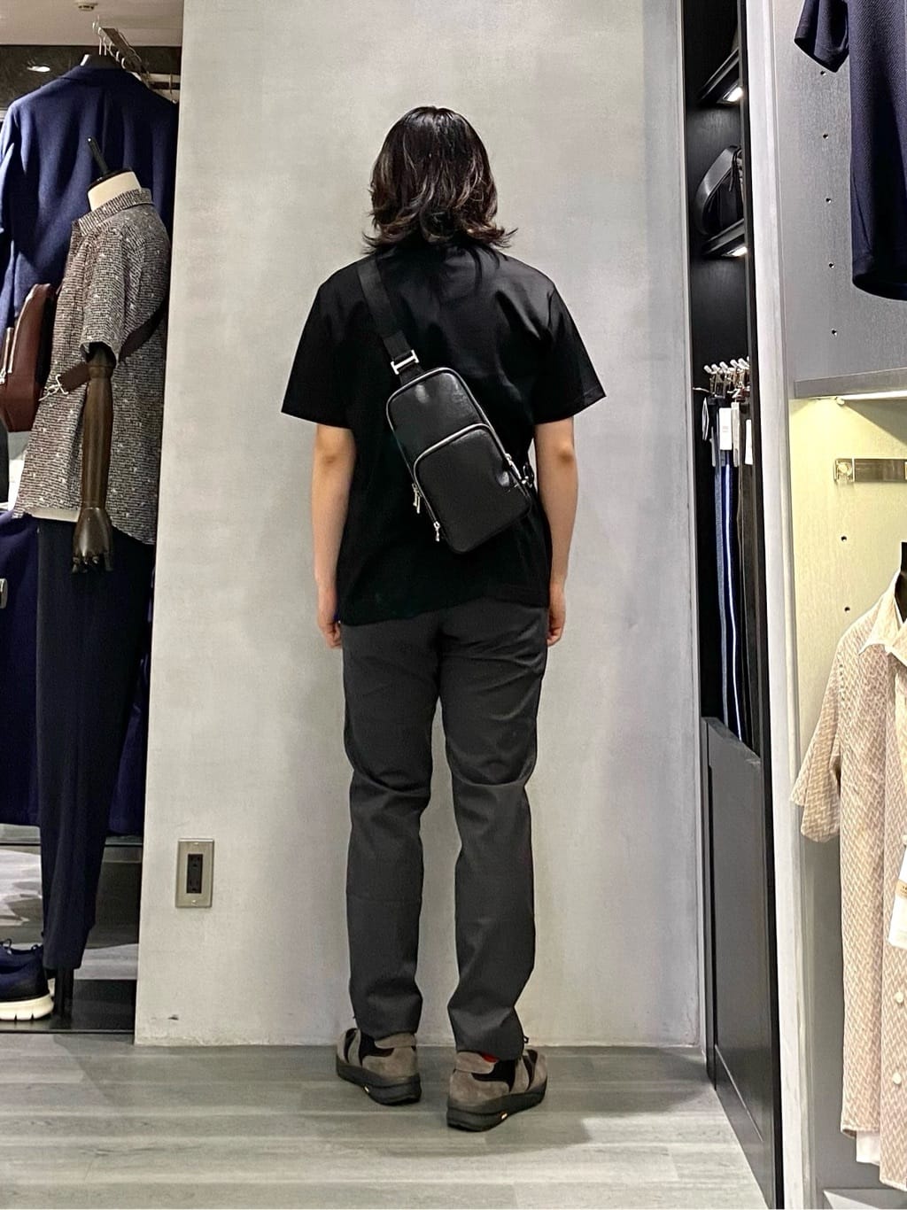 nishiさんの「TAKEO KIKUCHI｜【全7サイズ&times;8色展開！】トップマルチヘリンボン パンツ」を使ったコーディネート