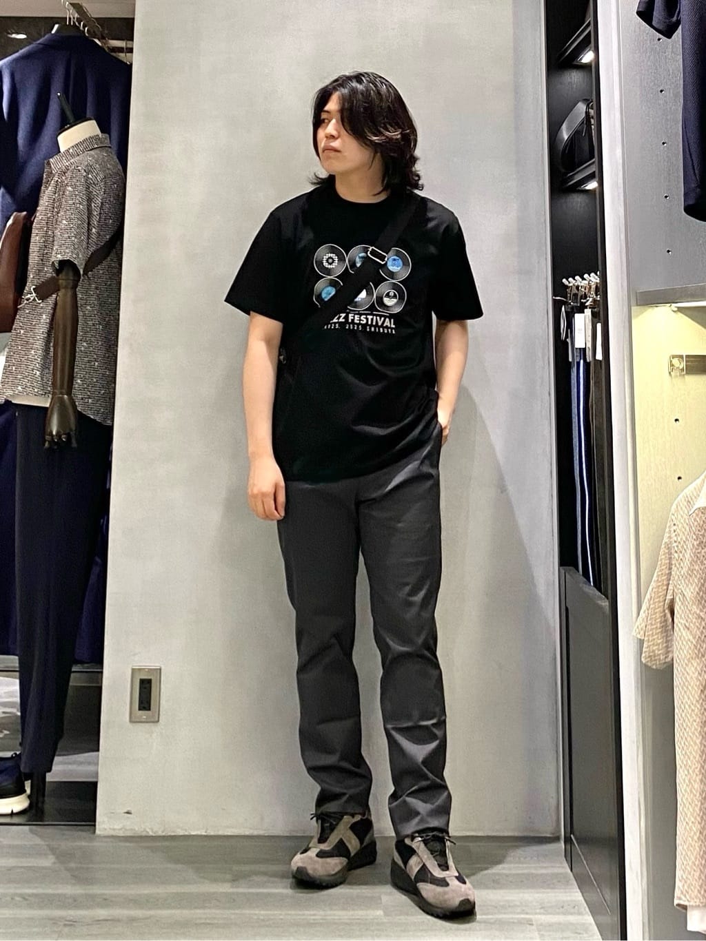 nishiさんの「TAKEO KIKUCHI｜【全7サイズ&times;8色展開！】トップマルチヘリンボン パンツ」を使ったコーディネート