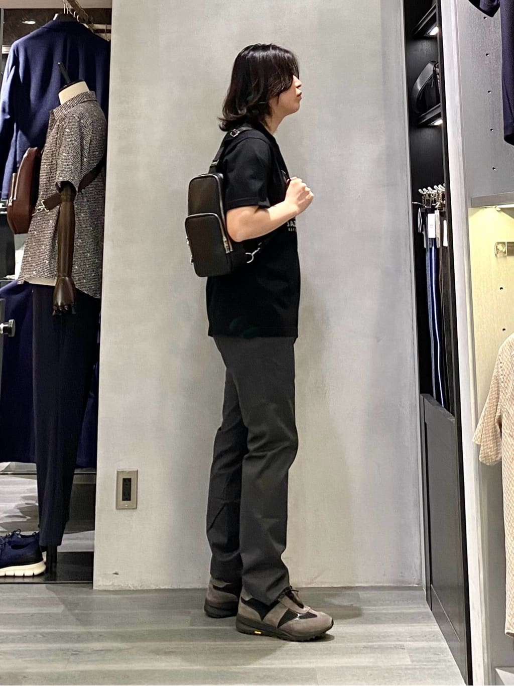 nishiさんの「TAKEO KIKUCHI｜【全7サイズ&times;8色展開！】トップマルチヘリンボン パンツ」を使ったコーディネート