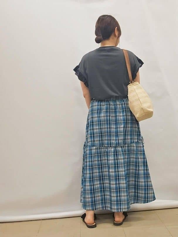 かなさんの「SHOO･LA･RUE｜【S-LL/汗ジミ軽減/ひんやり/UVカット】フリルTシャツ」を使ったコーディネート