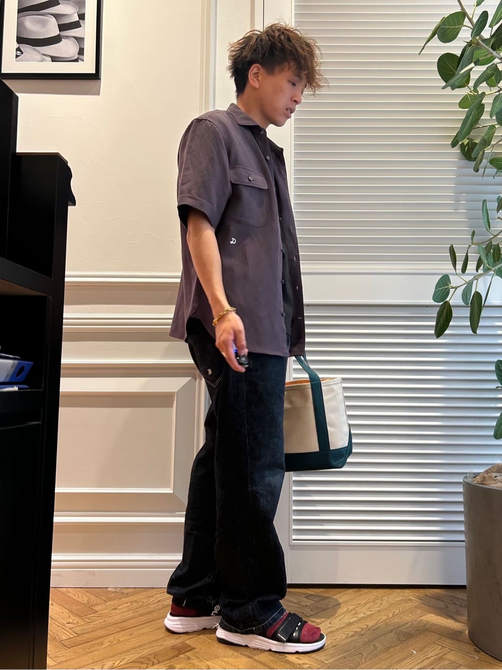須田　慎二郎さんの「DRESSTERIOR｜」を使ったコーディネート