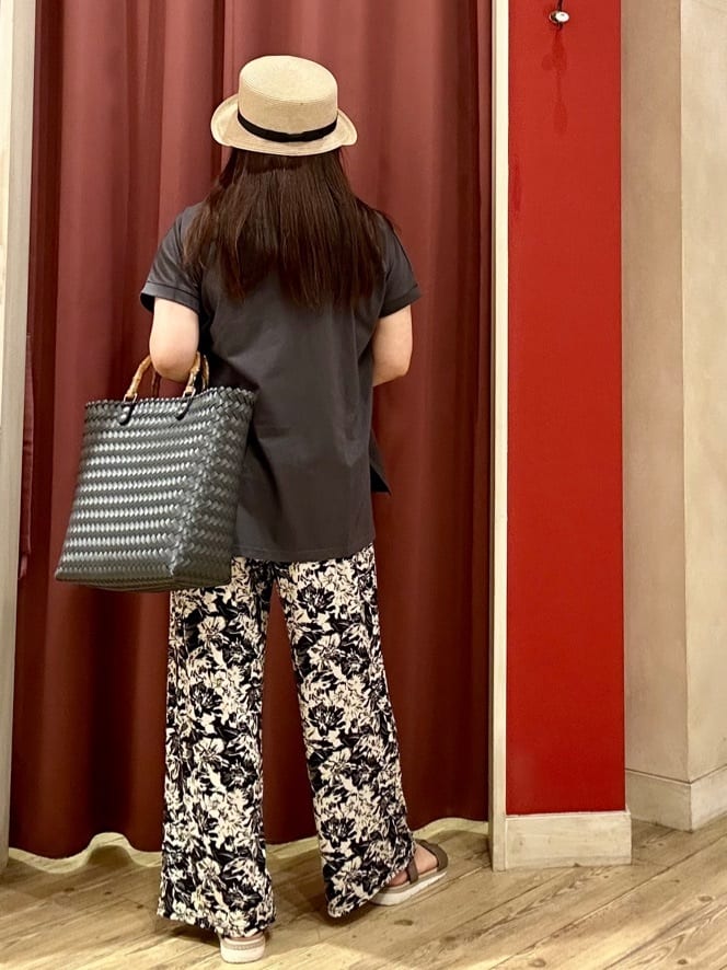 mayuckyさんの「SHOO･LA･RUE｜◆【洗える/S-LL/ひんやり/UV】汗をかいても気になりにくい スリットトップス」を使ったコーディネート