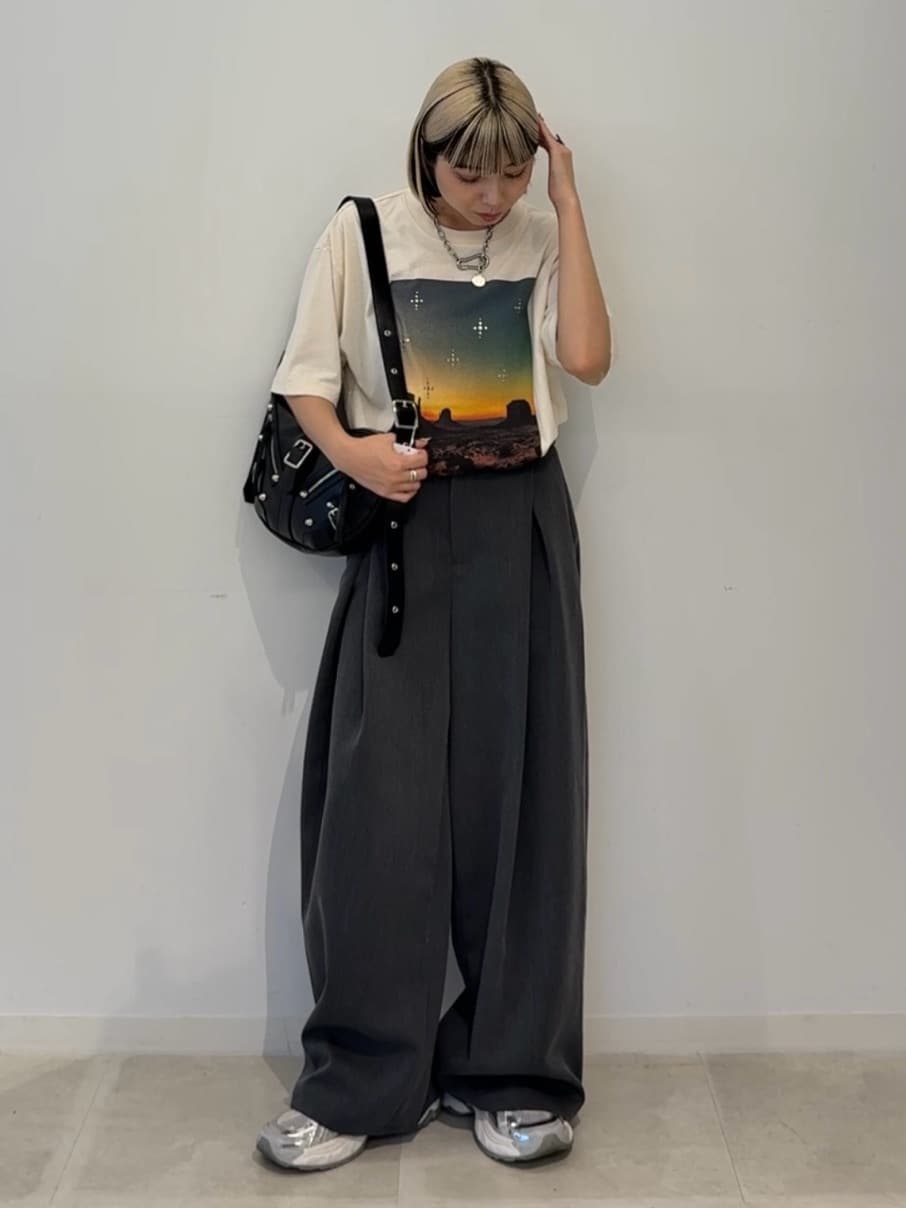 川本葵さんの「tk.TAKEO KIKUCHI｜ウェスタンフォトスタッズTシャツ」を使ったコーディネート