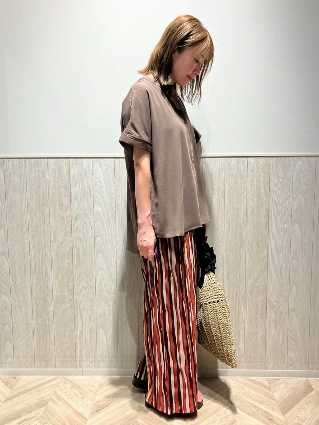 shokoさんの「SHOO･LA･RUE｜【洗える/プチプラ】大人の抜け感をプラスする バンドカラーシャツ」を使ったコーディネート