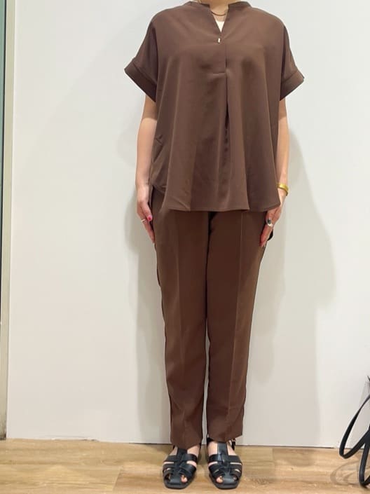 chiakiさんの「OPAQUE.CLIP｜《7色展開／SS-LLサイズ》ストレッチスキッパーブラウス／セットアップ対応【洗濯機洗い可／防シワ】」を使ったコーディネート