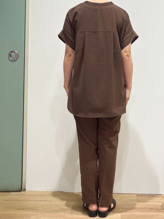 chiakiさんの「OPAQUE.CLIP｜《7色展開／SS-LLサイズ》ストレッチスキッパーブラウス／セットアップ対応【洗濯機洗い可／防シワ】」を使ったコーディネート