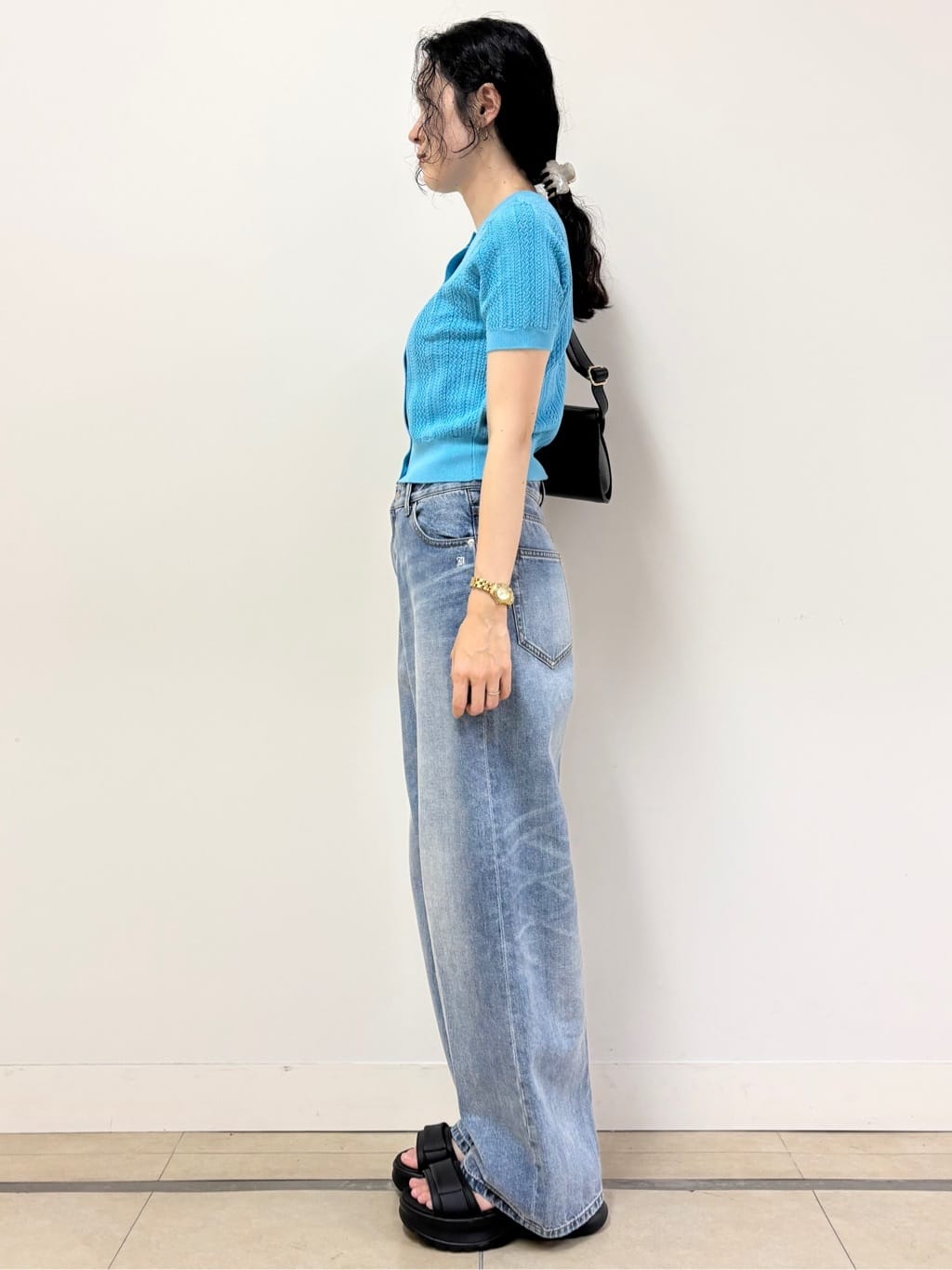 YOKOTAさんの「DRESSTERIOR｜ヴィンテージ加工ワイドデニムパンツ」を使ったコーディネート