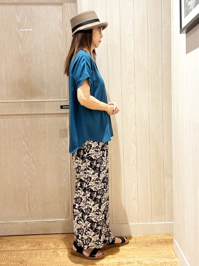 yukaさんの「SHOO･LA･RUE｜【洗える/プチプラ】大人の抜け感をプラスする バンドカラーシャツ」を使ったコーディネート