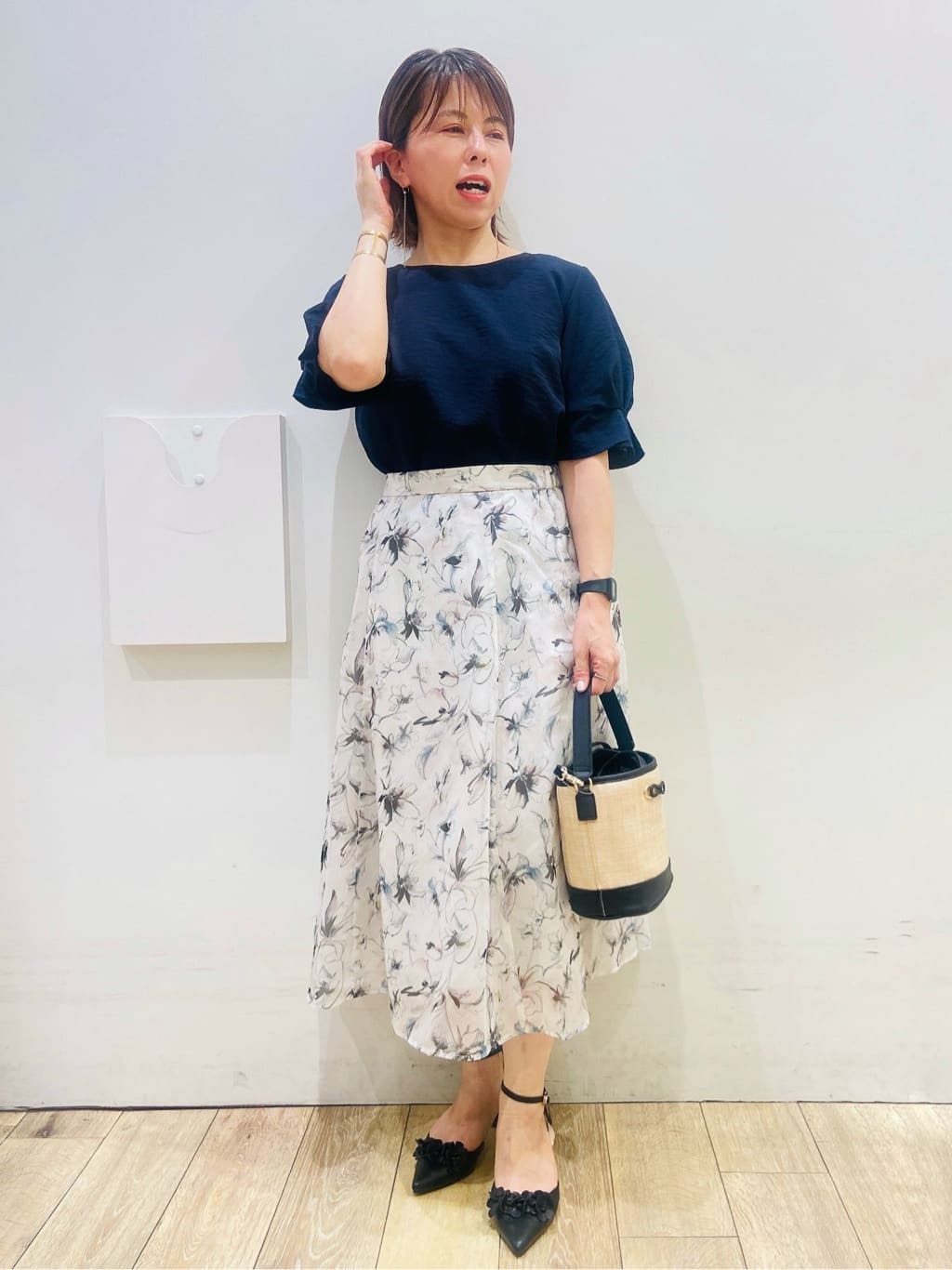 YUKOさんの「index｜《8色展開／XS-LLサイズ》タックパフスリーブブラウス【洗濯機洗い可／吸水速乾／防シワ／抗ピル】」を使ったコーディネート