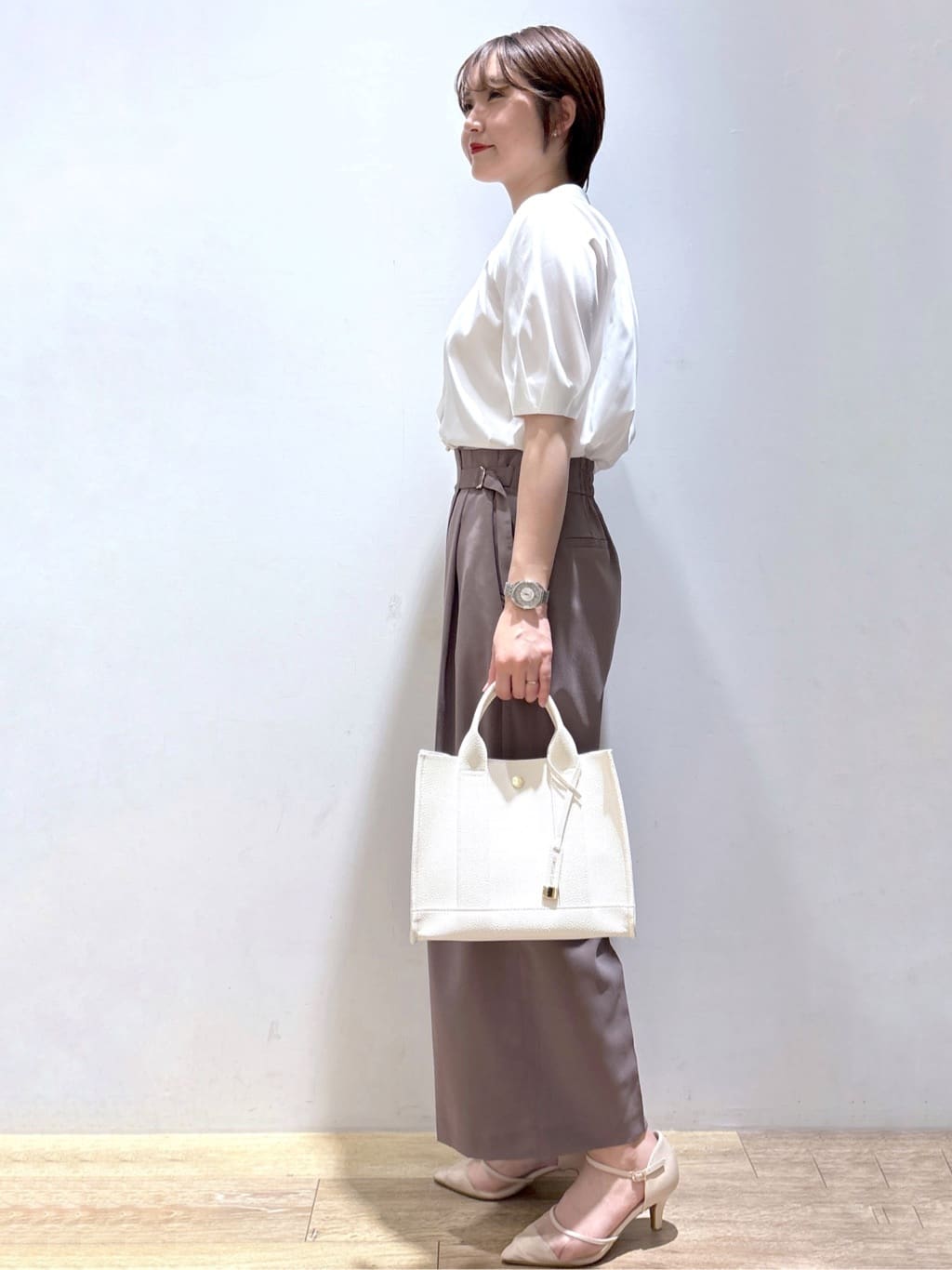 mizukiさんの「index｜ラップストレートパンツ【接触冷感／抗ピル／洗濯機洗い可／イージーアイロン】」を使ったコーディネート