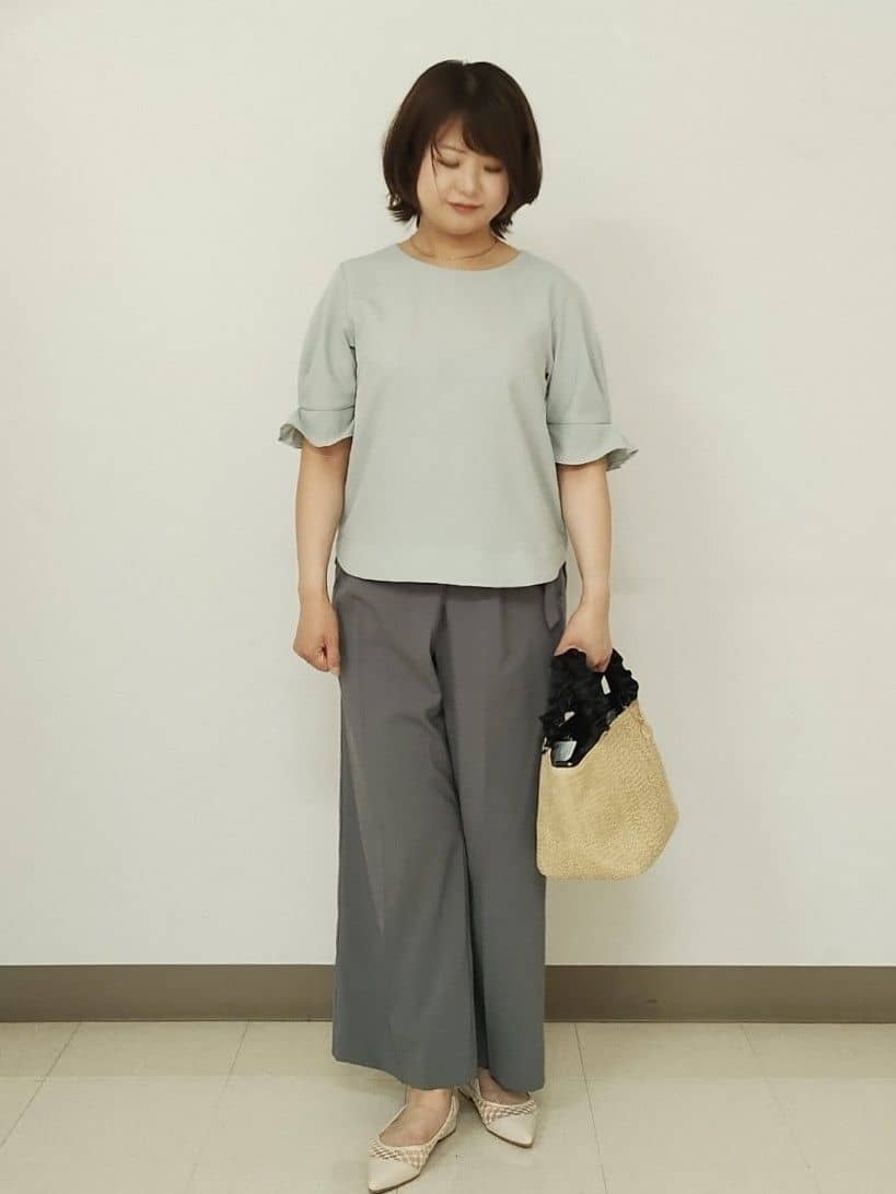 しょーこさんの「OPAQUE.CLIP｜《8色展開／XS-LLサイズ》タックパフスリーブブラウス【洗濯機洗い可／吸水速乾／防シワ／抗ピル】」を使ったコーディネート