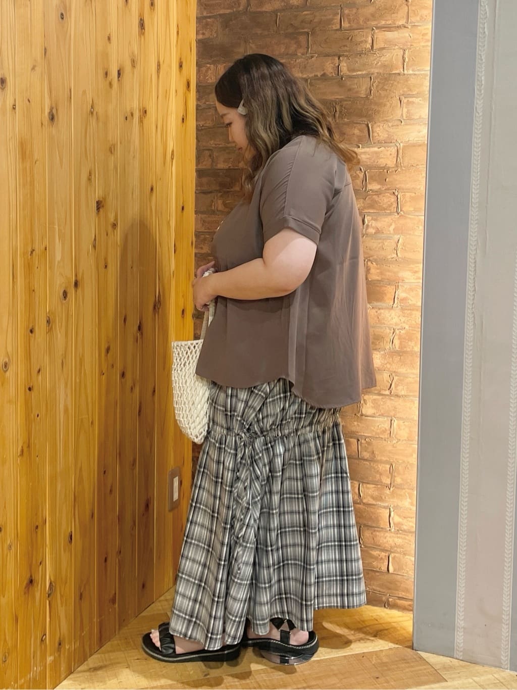 Risaさんの「SHOO･LA･RUE｜【洗える/プチプラ】大人の抜け感をプラスする バンドカラーシャツ」を使ったコーディネート