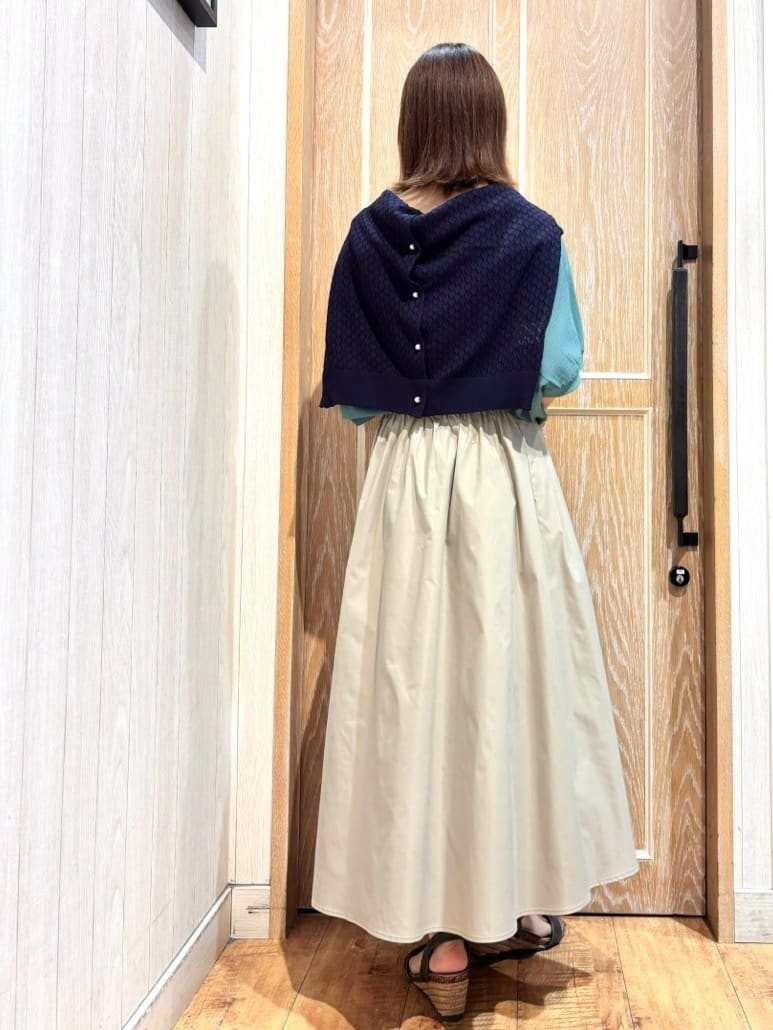 meiさんの「SHOO･LA･RUE｜【洗える/S-LL/撥水】タックギャザー フレアスカート」を使ったコーディネート