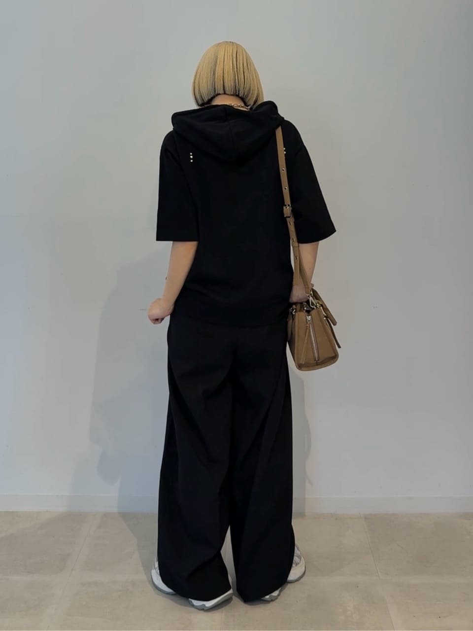 川本葵さんの「tk.TAKEO KIKUCHI｜スタッズ ダブルZIPパーカ」を使ったコーディネート