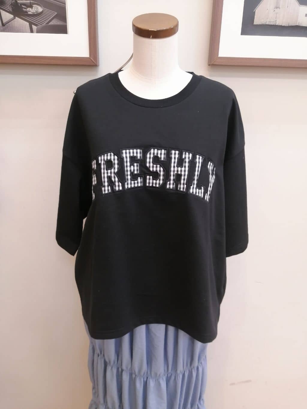 maiさんの「SHOO･LA･RUE｜◆【高レビュー】スポーティで上品 大人のためのテープスポサン」を使ったコーディネート