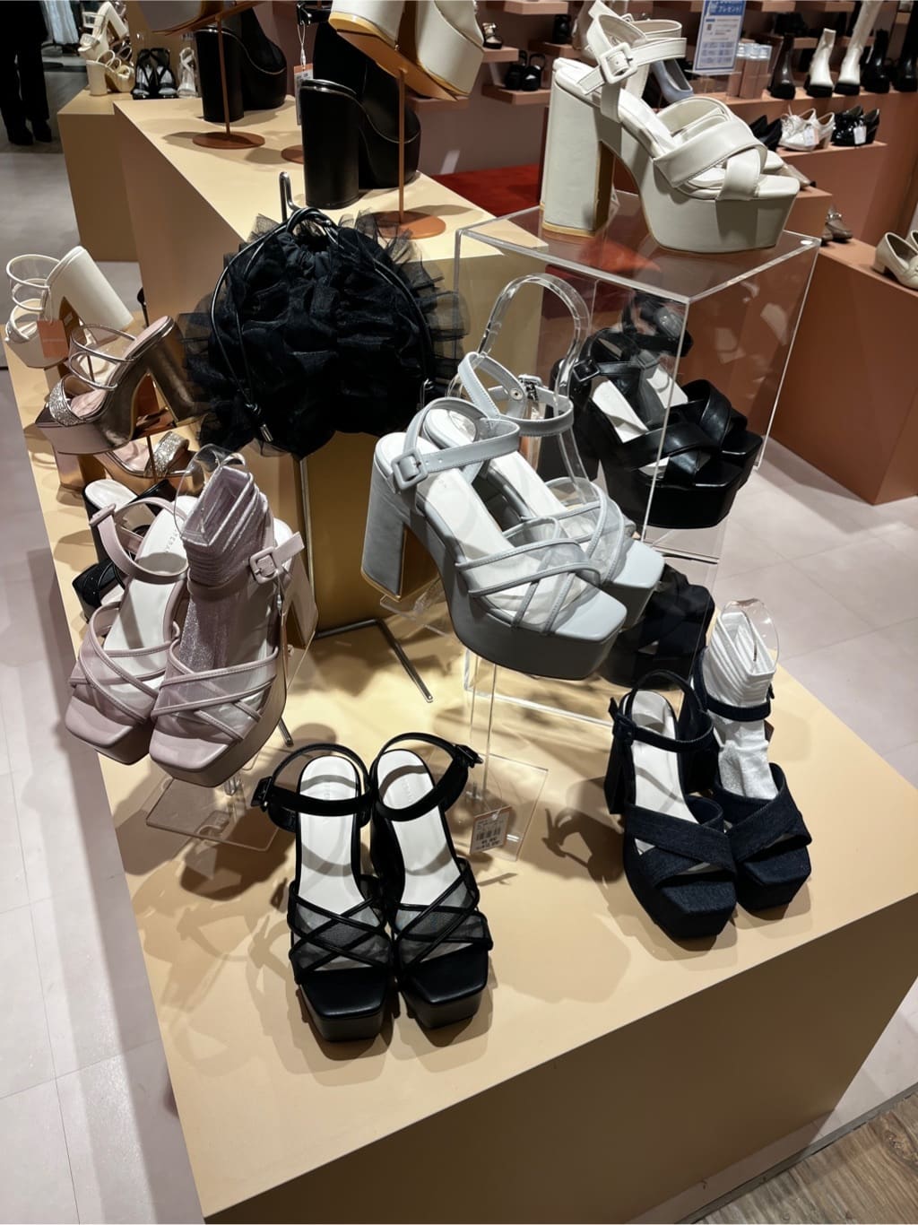 Maoさんの「ESPERANZA｜ラク盛り厚底サンダルⅢ」を使ったコーディネート