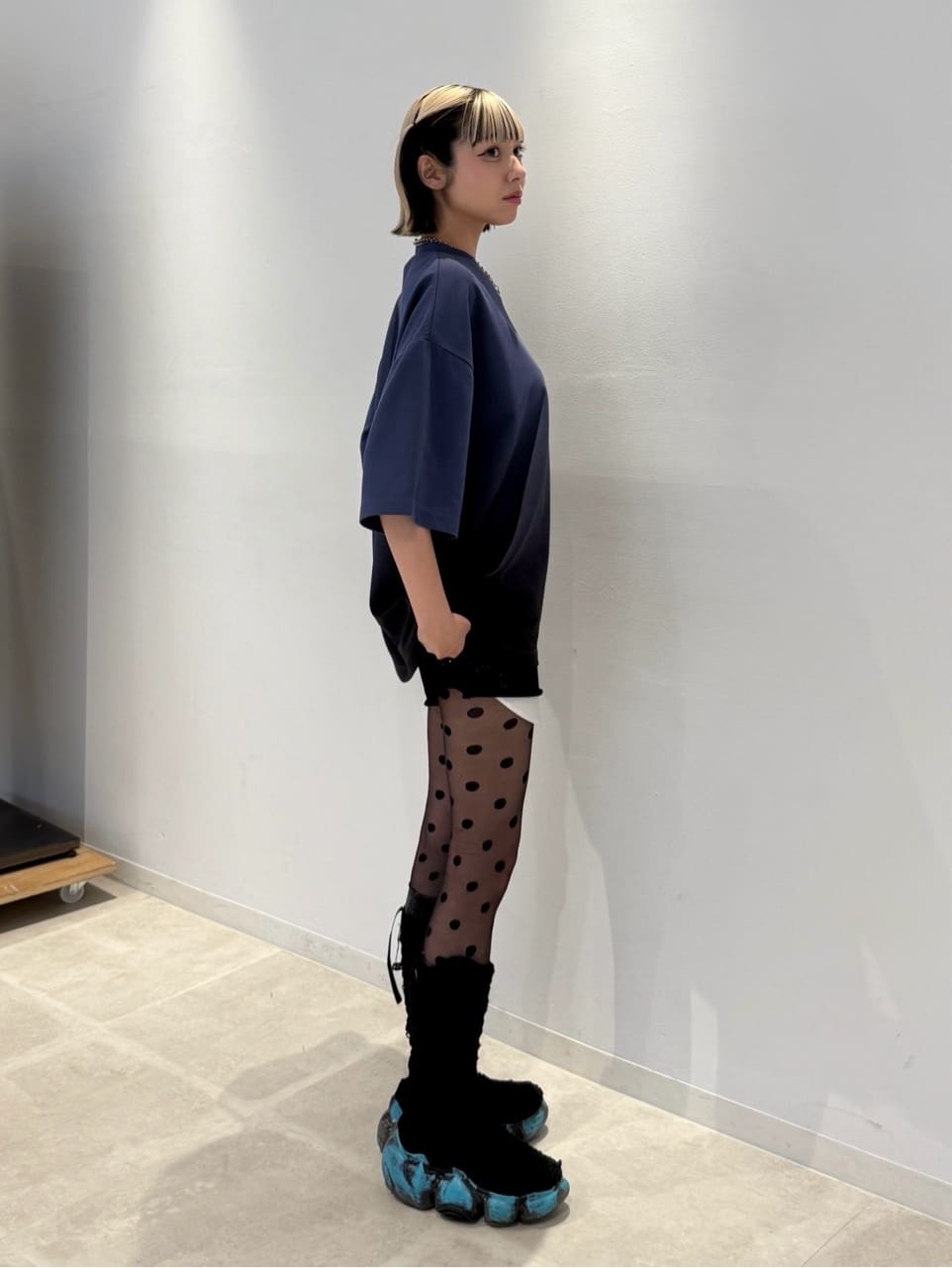 川本葵さんの「tk.TAKEO KIKUCHI｜グラデーションダイ5分袖カットソー」を使ったコーディネート