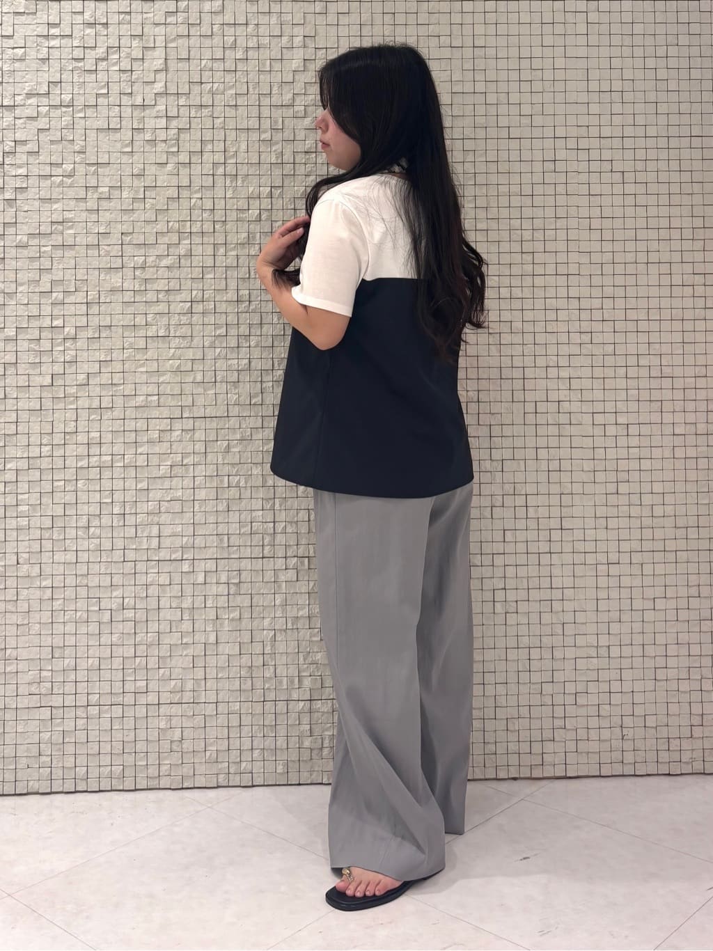 MEGUMIさんの「INDIVI｜【洗える】ビスチェレイヤード風トップス」を使ったコーディネート