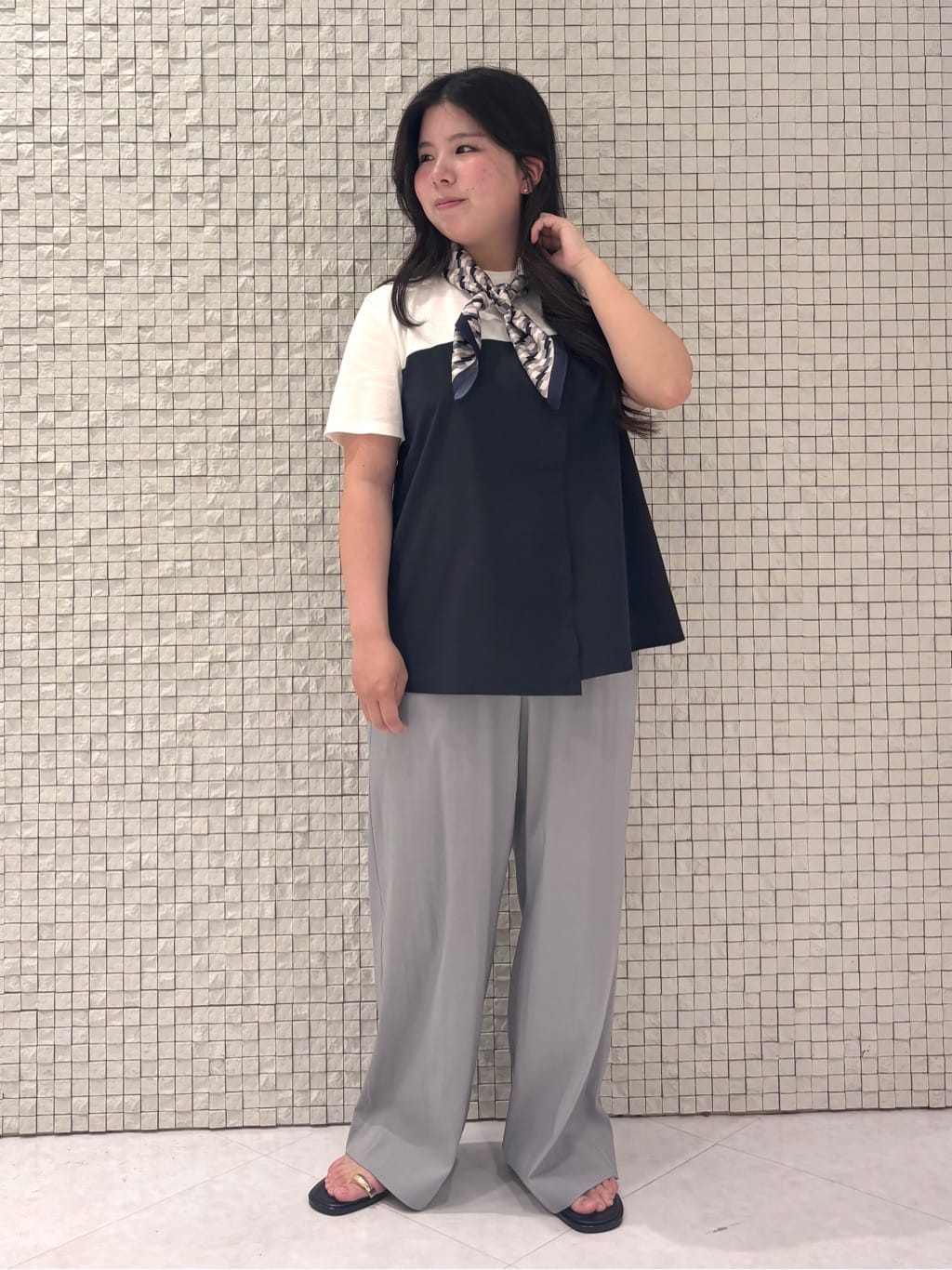 MEGUMIさんの「INDIVI｜【洗える】ビスチェレイヤード風トップス」を使ったコーディネート