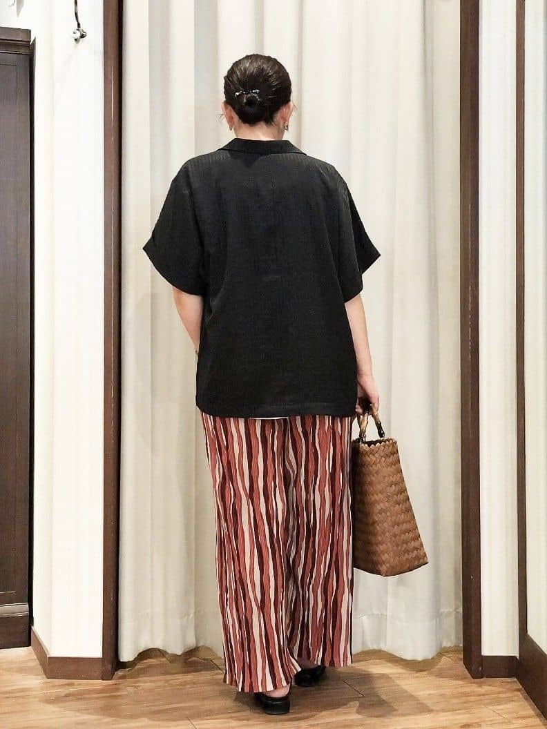 chami さんの「SHOO･LA･RUE｜【S-LL/洗濯後しわになりにくい】上品にきれい見え スラブギャザーブラウス」を使ったコーディネート