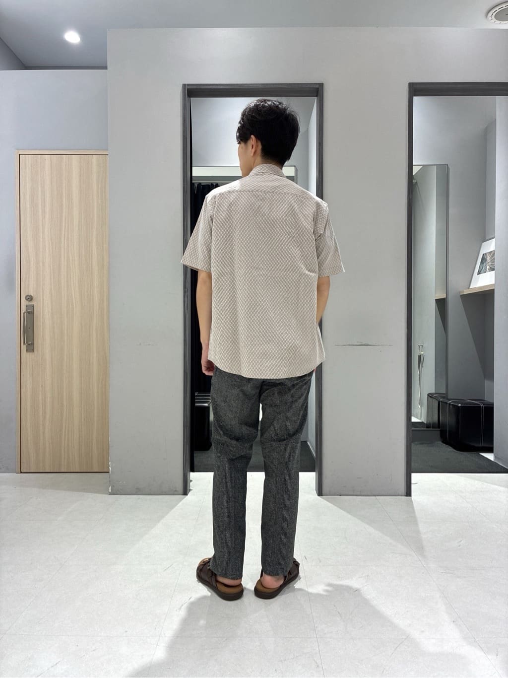 わいずみさんの「TAKEO KIKUCHI｜【抗菌防臭】COOL DOTS（R）ドビープリント パンツ」を使ったコーディネート