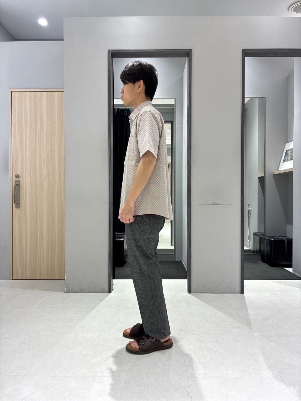 わいずみさんの「TAKEO KIKUCHI｜【抗菌防臭】COOL DOTS（R）ドビープリント パンツ」を使ったコーディネート