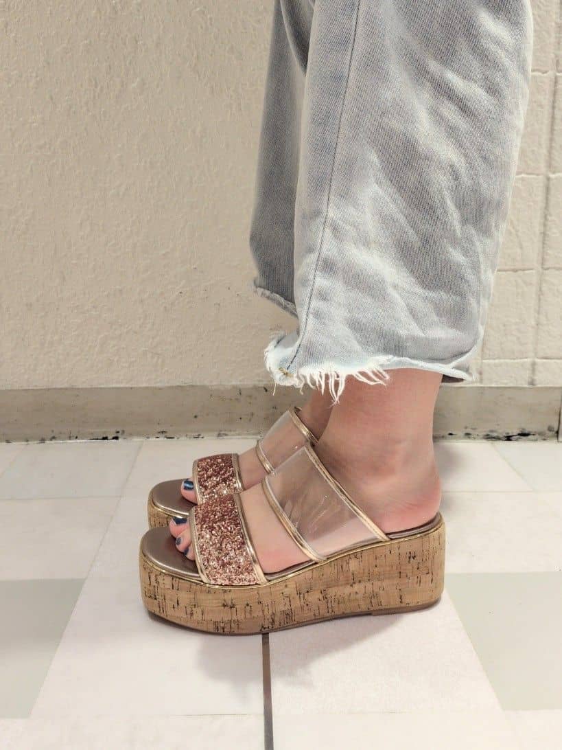 まいまいさんの「ESPERANZA｜グリッター&times;クリアベルト 厚底コルクサンダル」を使ったコーディネート