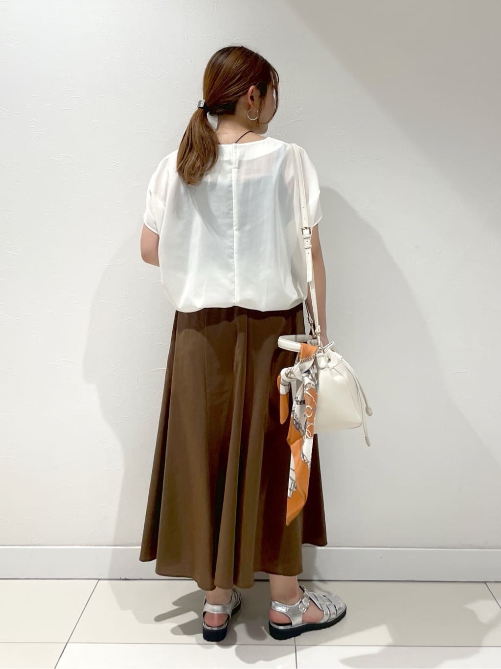 YUUKIさんの「INDIVI｜◆【通気性◎撥水／接触冷感／UVケア】ドルマンスリーブブラウス」を使ったコーディネート