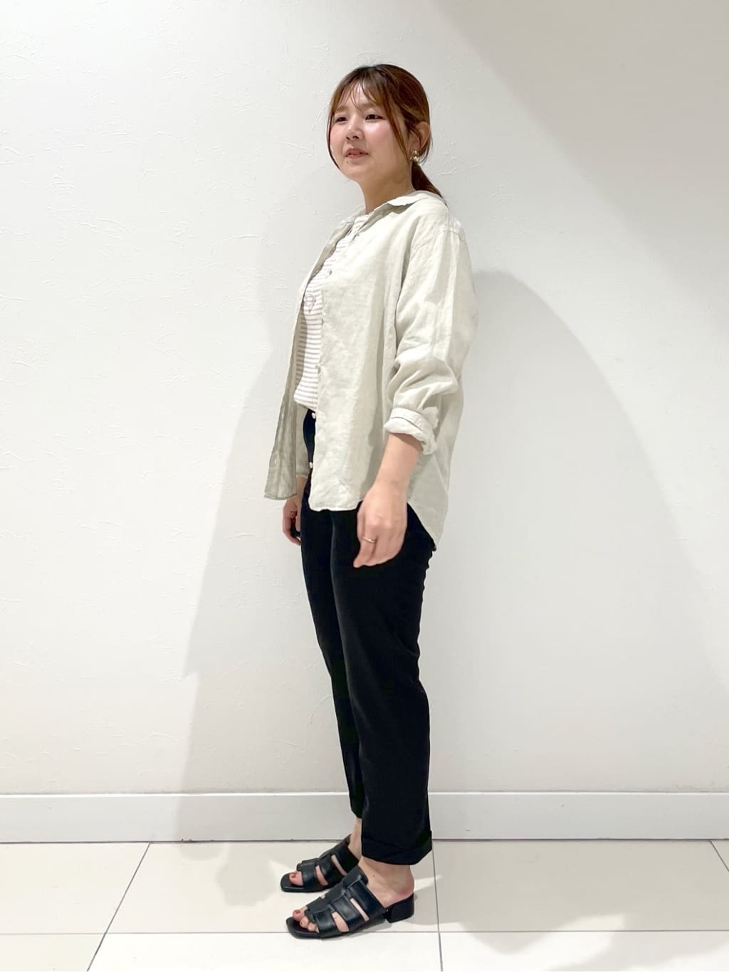 YUUKIさんの「INDIVI｜◆【毎年人気！／フレンチリネン】ベーシックシャツ」を使ったコーディネート