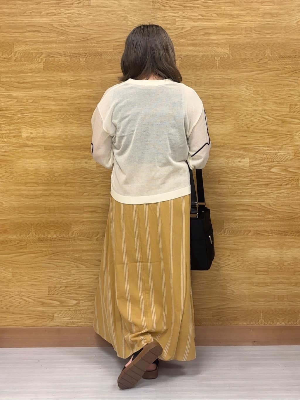 ぁむさんの「SHOO･LA･RUE｜ニュアンスデザインがこなれ見え 刺繍デザイン シアーカーディガン」を使ったコーディネート