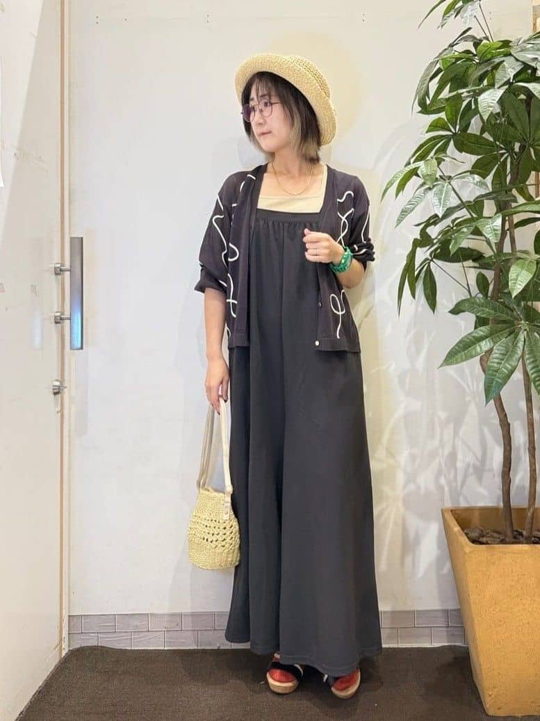 misakiさんの「SHOO･LA･RUE｜ニュアンスデザインがこなれ見え 刺繍デザイン シアーカーディガン」を使ったコーディネート