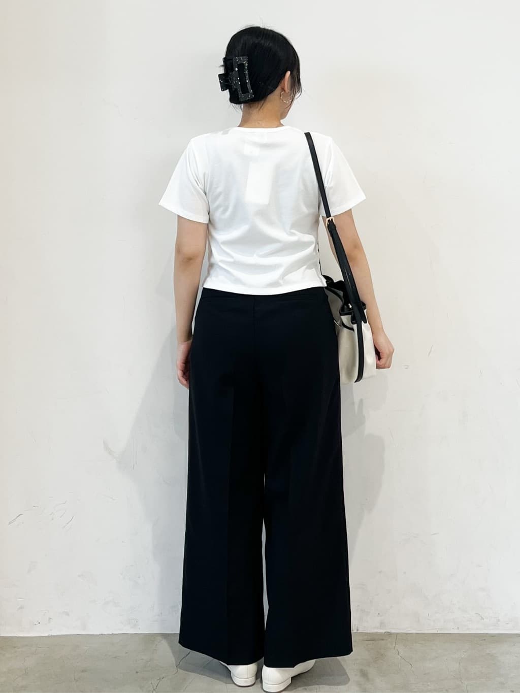 Erinaさんの「OPAQUE.CLIP｜◆シャーリングショートTシャツ【洗濯機洗い可】」を使ったコーディネート