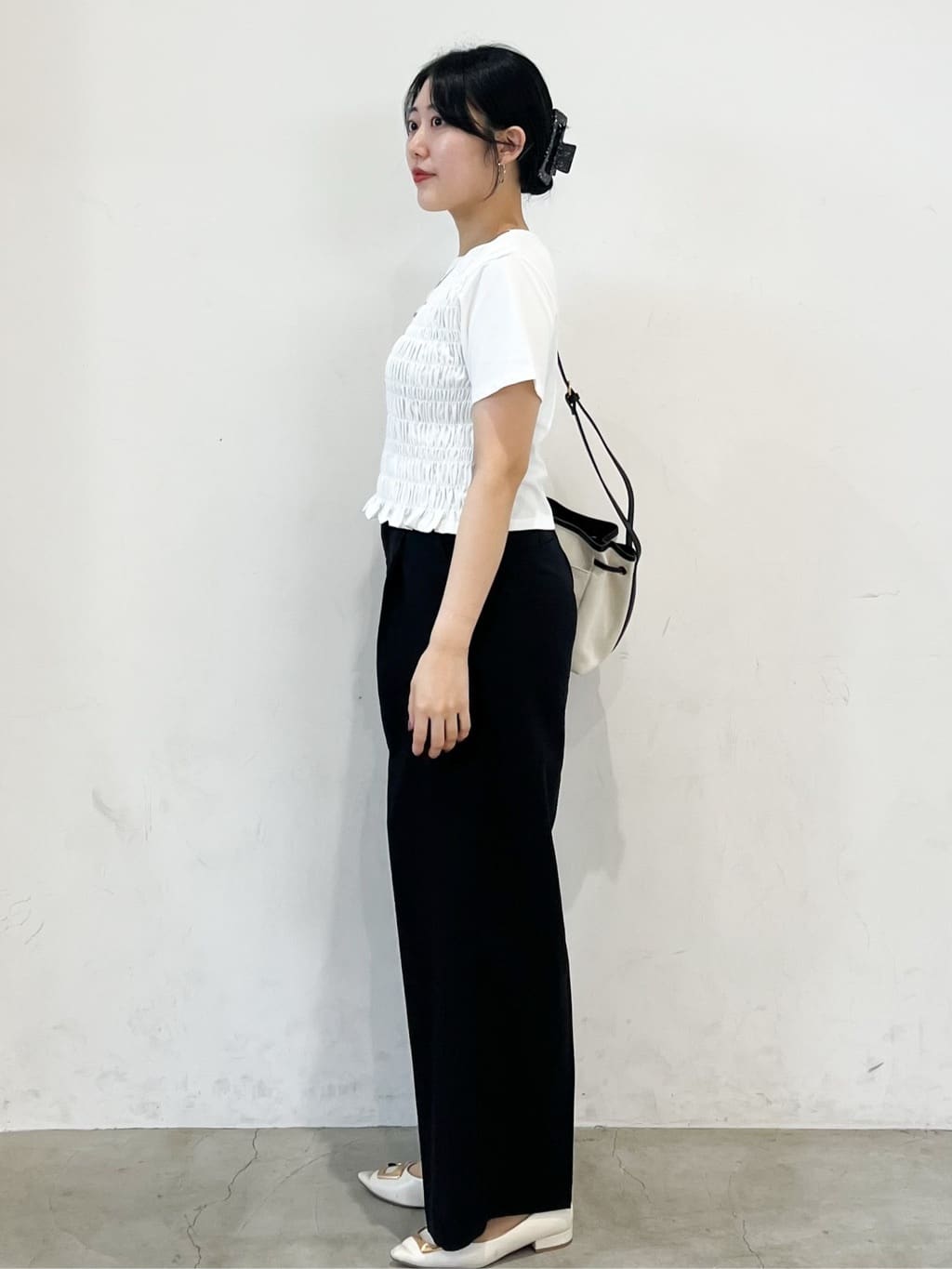 Erinaさんの「OPAQUE.CLIP｜◆シャーリングショートTシャツ【洗濯機洗い可】」を使ったコーディネート