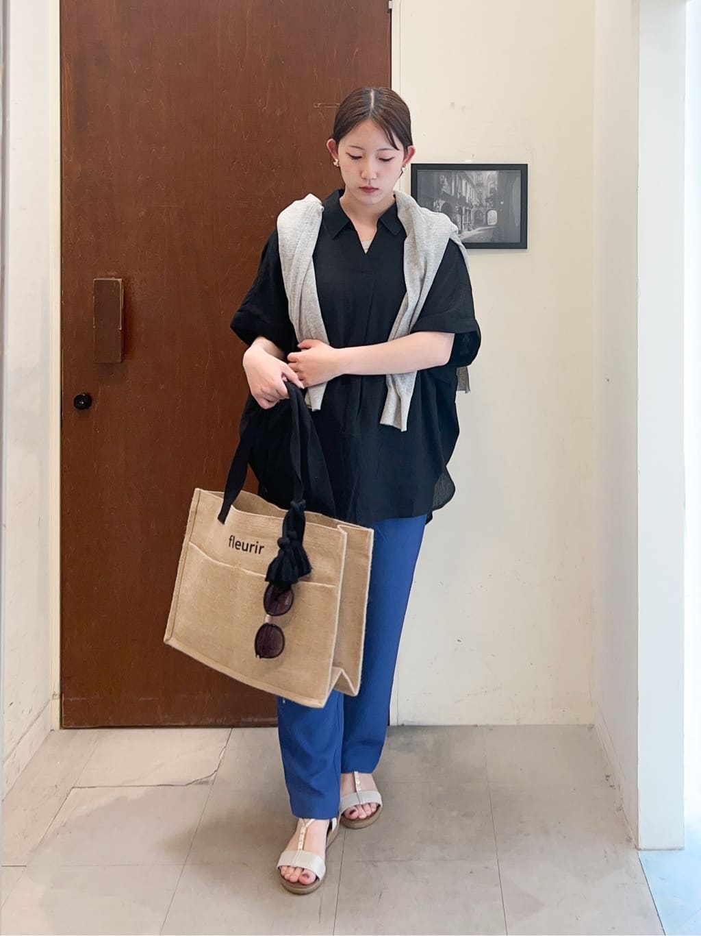 reonさんの「SHOO･LA･RUE｜◆【洗える】ナチュラルなシアー感が魅力 Vネックカーディガン」を使ったコーディネート