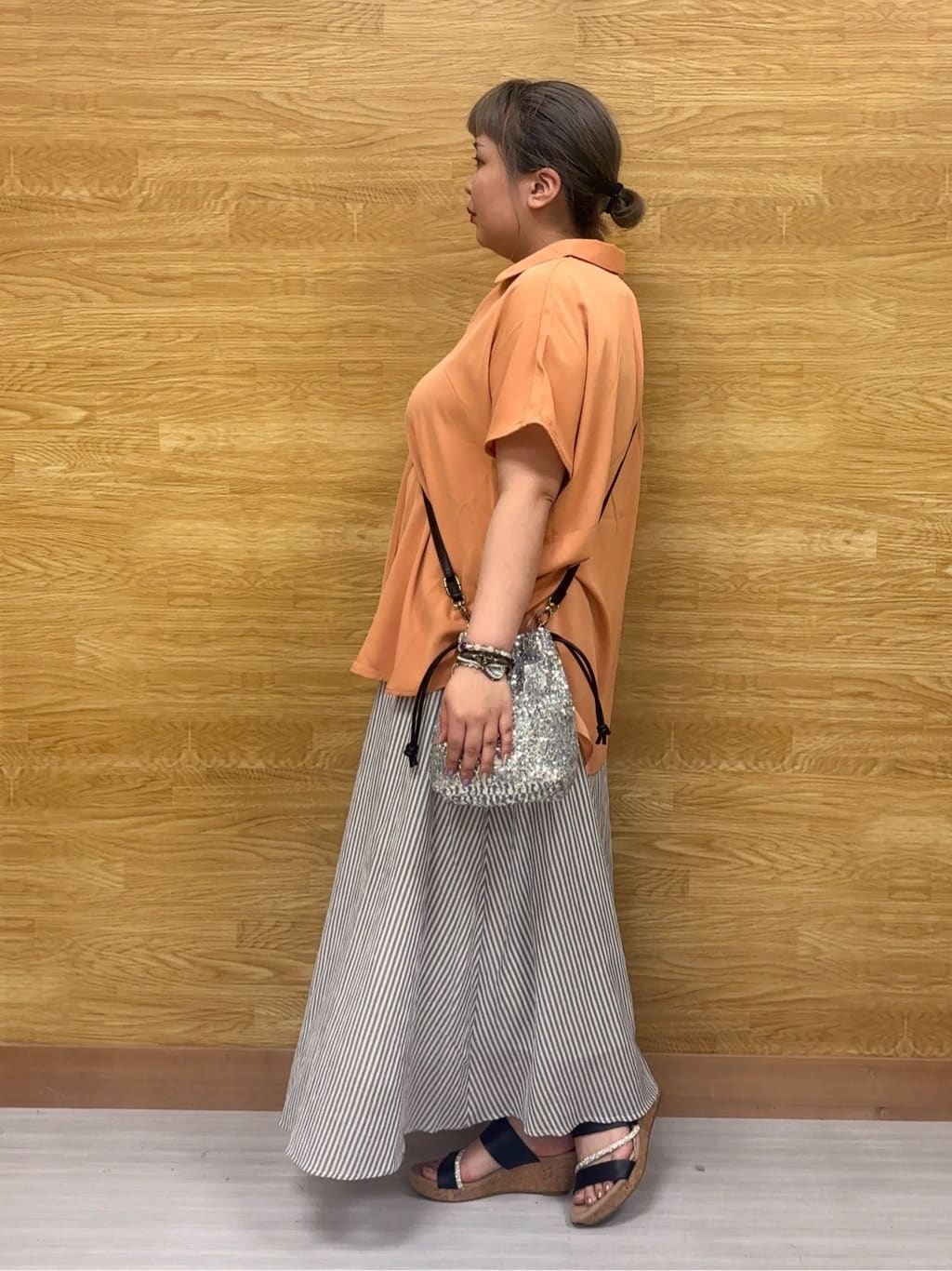 ぁむさんの「SHOO･LA･RUE｜【洗える/S-LL/プチプラ】さらっとすっきりきれい見え スキッパーブラウス」を使ったコーディネート