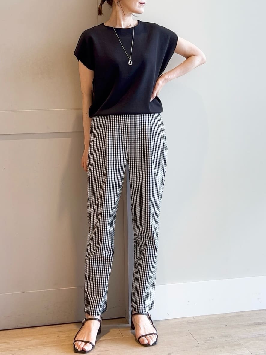 yamakoさんの「grove｜【冷感】サマーハイパーストレッチテーパードパンツ」を使ったコーディネート