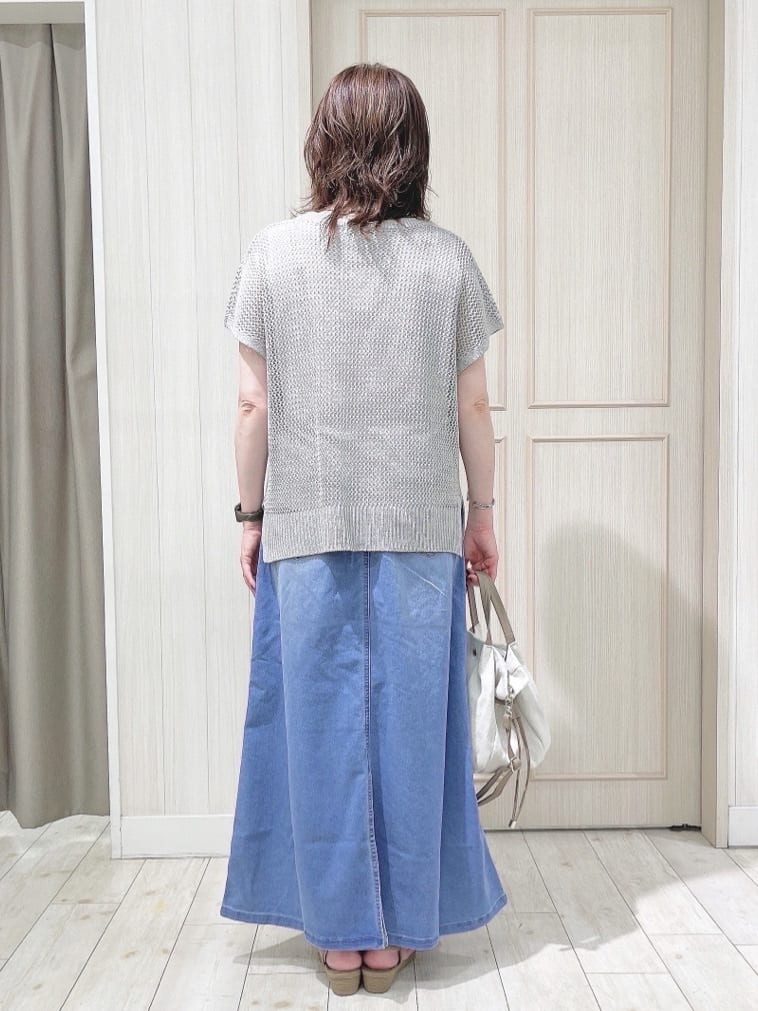 kaneさんの「SHOO･LA･RUE｜◆【S-LL/2点セット】大人ナチュラルな メッシュ編みニット+タンクトップ」を使ったコーディネート