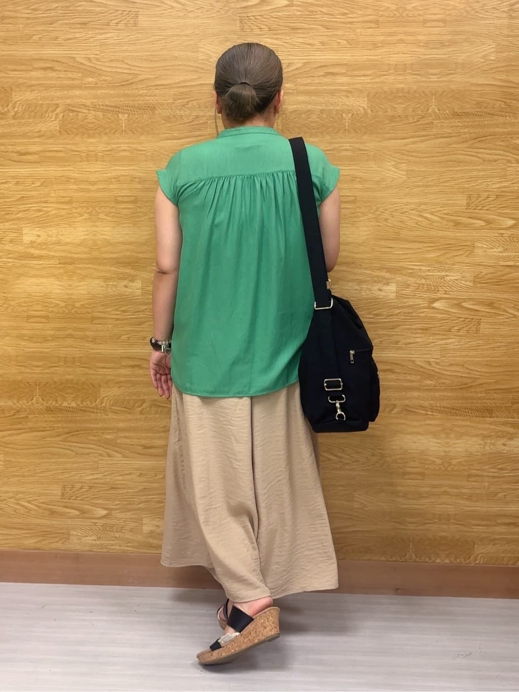 ぁむさんの「SHOO･LA･RUE｜【S-LL/洗濯後しわになりにくい】上品にきれい見え スラブギャザーブラウス」を使ったコーディネート