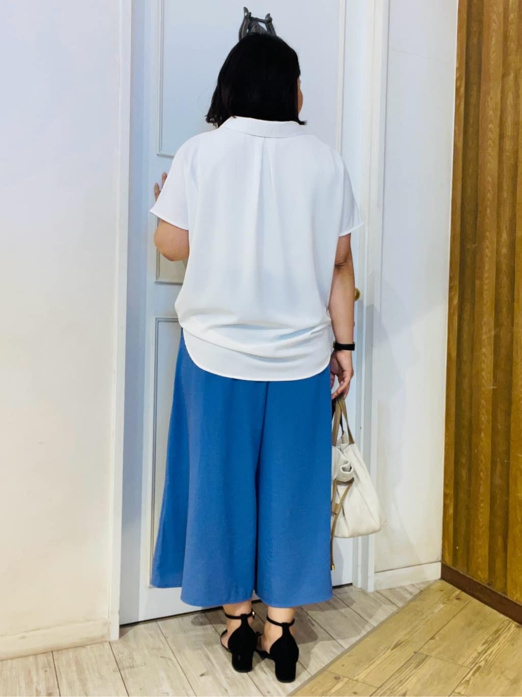 すーさんの「SHOO･LA･RUE｜【洗える/S-LL/プチプラ】さらっとすっきりきれい見え スキッパーブラウス」を使ったコーディネート